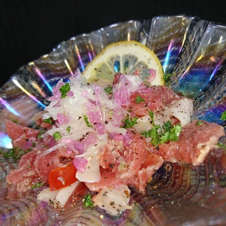 Komatumaguro 勤務中しゃがんで こっそり 賄い 食す カルパッチョ 甘エビ つぶ貝 海のオリーブ油 鮪のレモン風味 黒胡椒 モンゴル岩塩 山形んめちゃネット