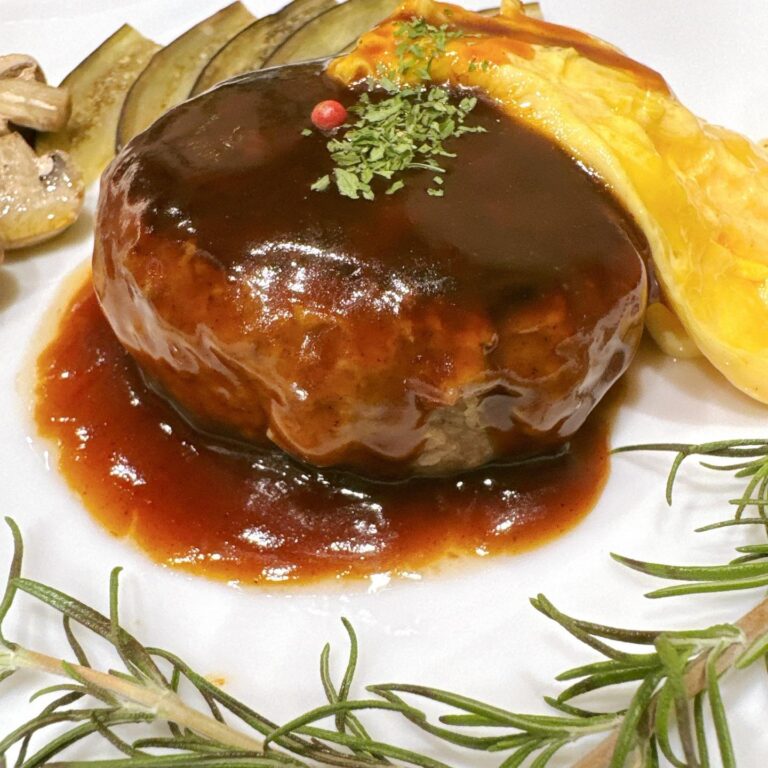 🔥「鉄板から立ちのぼる音と香りに、思わず食欲全開！」🔥