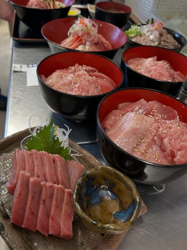 みなと市場 小松鮪専門店 （コマツマグロセンモンテン）