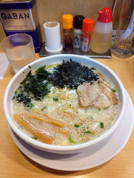 山形市　はちのや